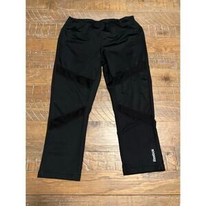 Reebok Women’s Capri Length Training Leggings Size Small Mesh Paneling Gym